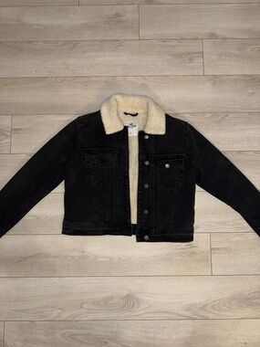 Hollister Black Denim Jean Jacket with Cream Sherpa Lining
